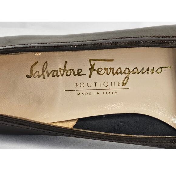 SALVATORE FERRAGAMO WOMEN’S BROWN PUMP – SIZE 3.5B – BRONZE PATENT TOE & GANCINI - Picture 6 of 14